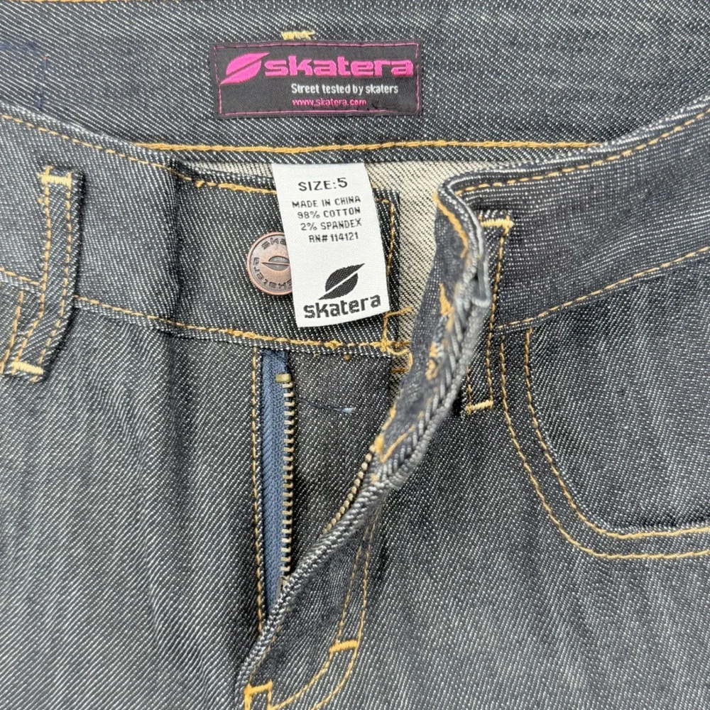 Vintage Y2K Skatera Denim Skate Shorts Womens Size 5 Jorts Dark Wash Bermuda